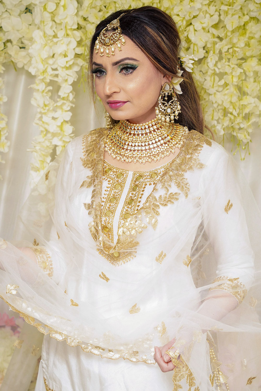 Glam Fashion Hub | White & Gold Lehenga Glam Fashion Hub | White & Gold Lehenga